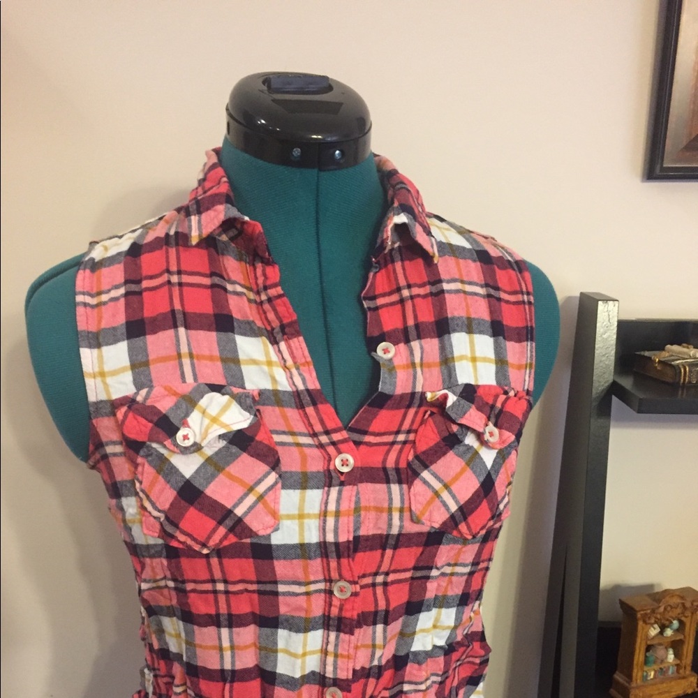 Plaid open back sleeveless button up